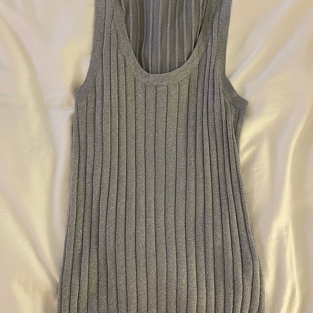 Women's Gray Sleeveless Top